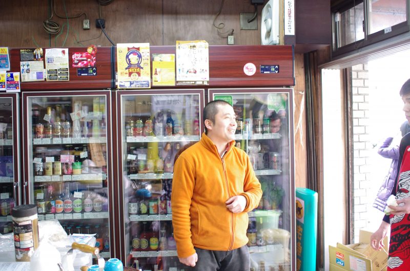 山岡酒店店主の山岡茂和さん