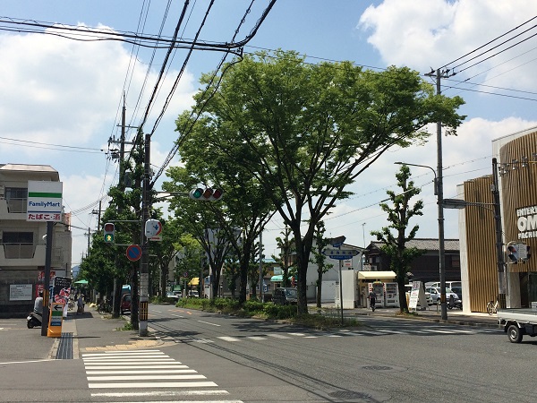 白川通と曼殊院道の交わるところ。ここから山めざして坂を登ります。